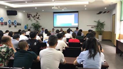 【三服務(wù)】蘇溪鎮(zhèn)召開(kāi)防疫物資生產(chǎn)企業(yè)培訓(xùn)指導(dǎo)會(huì)議，精準(zhǔn)服務(wù)助推產(chǎn)能提升