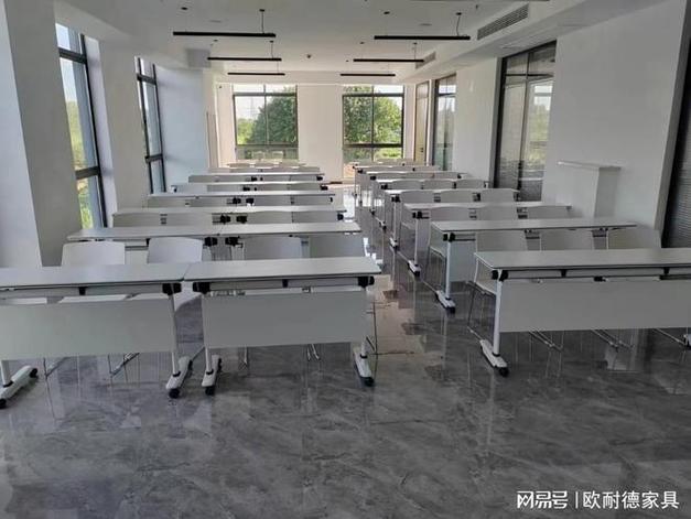 2026年廣東辦公家具培訓(xùn)桌椅廠家哪家服務(wù)好？深度解析業(yè)務(wù)培訓(xùn)場(chǎng)景下的服務(wù)標(biāo)準(zhǔn)